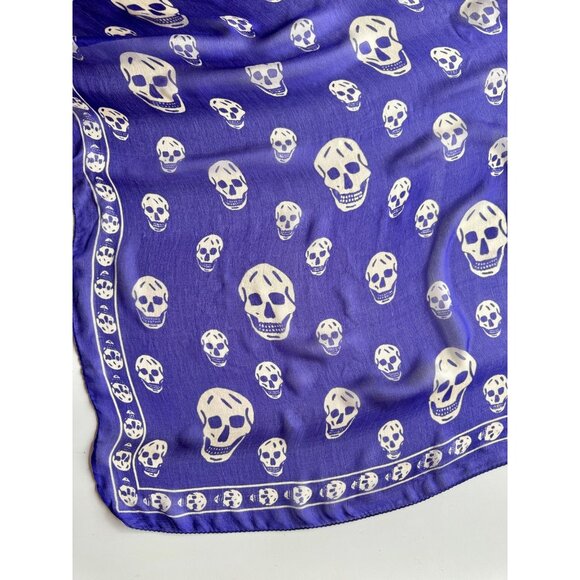 ALEXANDER MCQUEEN Skull Motif Purple Silk Chiffon Large Square Scarf - Picture 6 of 15